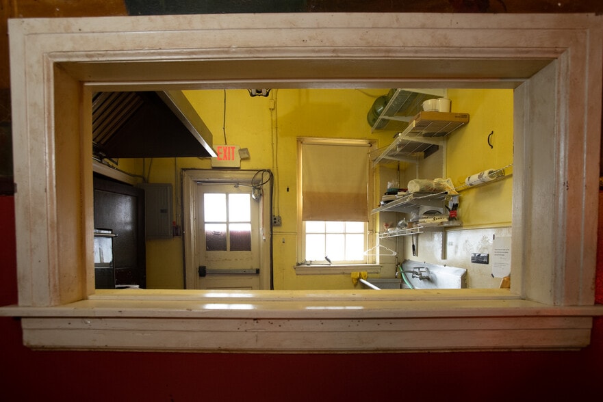 More Photos Of 414-416 Green St, Philadelphia General Retail For Sale