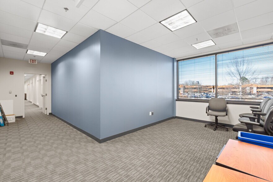 More Photos Of 10 Center St, Stafford Office For Lease
