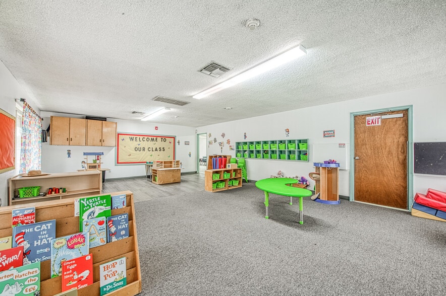 More Photos Of 3311-3315 E Sierra Madre Ave, Fresno Daycare Center For Sale