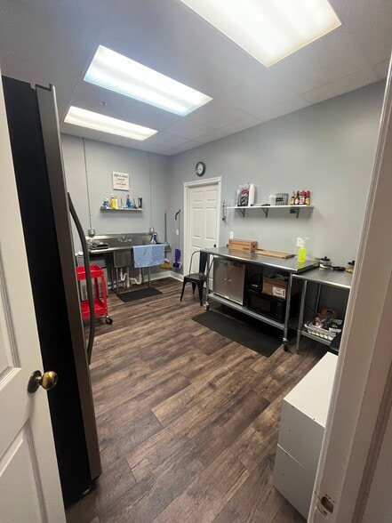 More Photos Of 223 Huron Ave, Port Huron Storefront Retail Residential For Sale