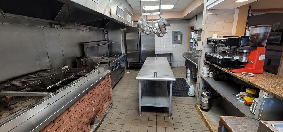 More Photos Of 954 Pembroke Rd, Bethlehem Restaurant For Sale