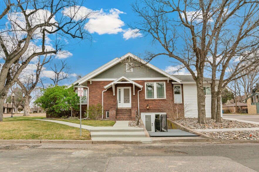 More Photos Of 1890 W Littleton Blvd, Littleton Office For Sale