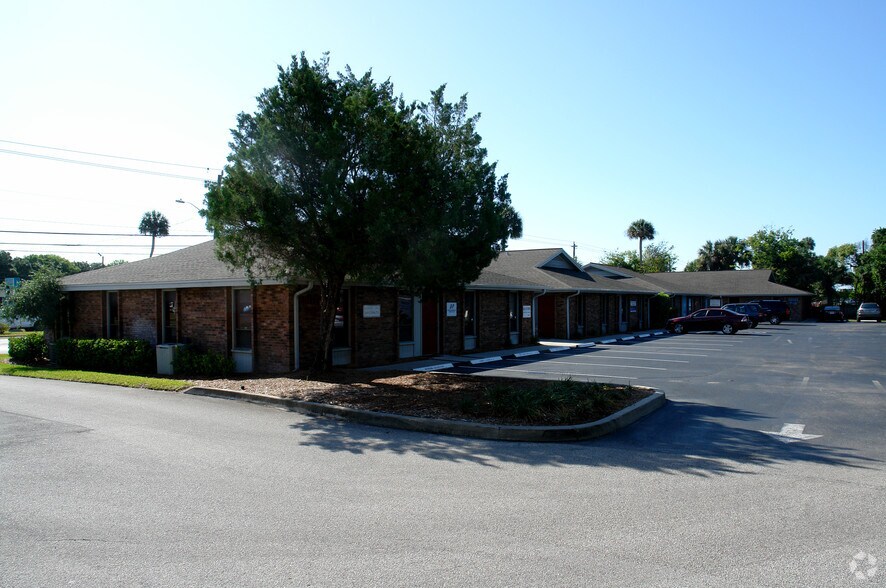 More Photos Of 1326 S Ridgewood Ave, Daytona Beach Office For Lease