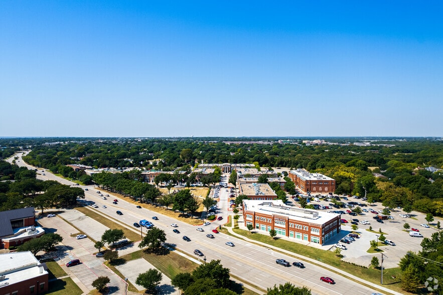 More Photos Of 630 Parker Sq, Flower Mound Storefront Retail Office For Lease