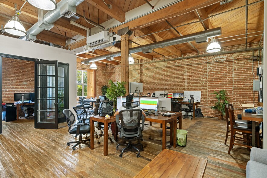 More Photos Of 1113 Vine St, Houston Loft Creative Space For Lease