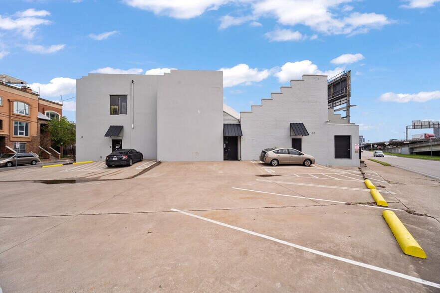 More Photos Of 2909 San Jacinto St, Dallas Loft Creative Space For Sale