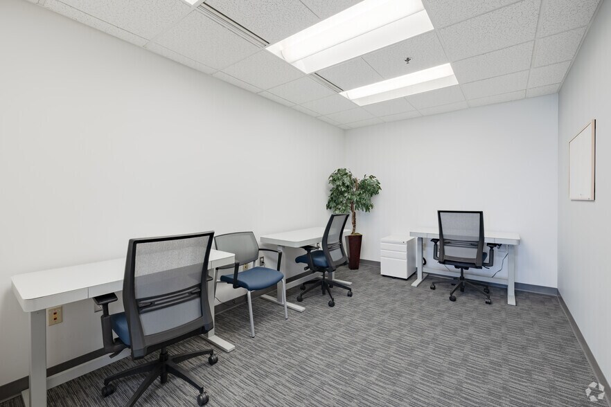 More Photos Of 755 W Big Beaver Rd, Troy Coworking Space