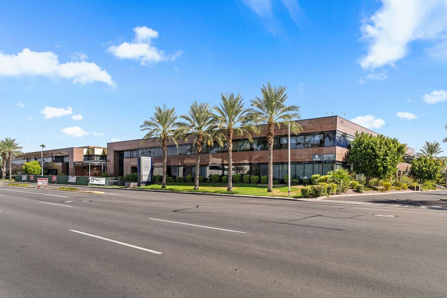 More Photos Of 3333 E Camelback Rd, Phoenix Office For Lease