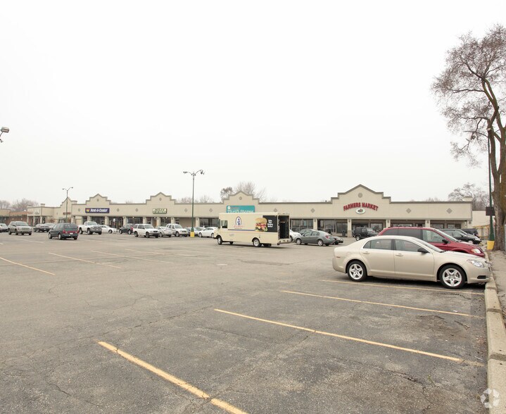 More Photos Of 37561-37661 S Gratiot Ave, Clinton Township Storefront For Sale