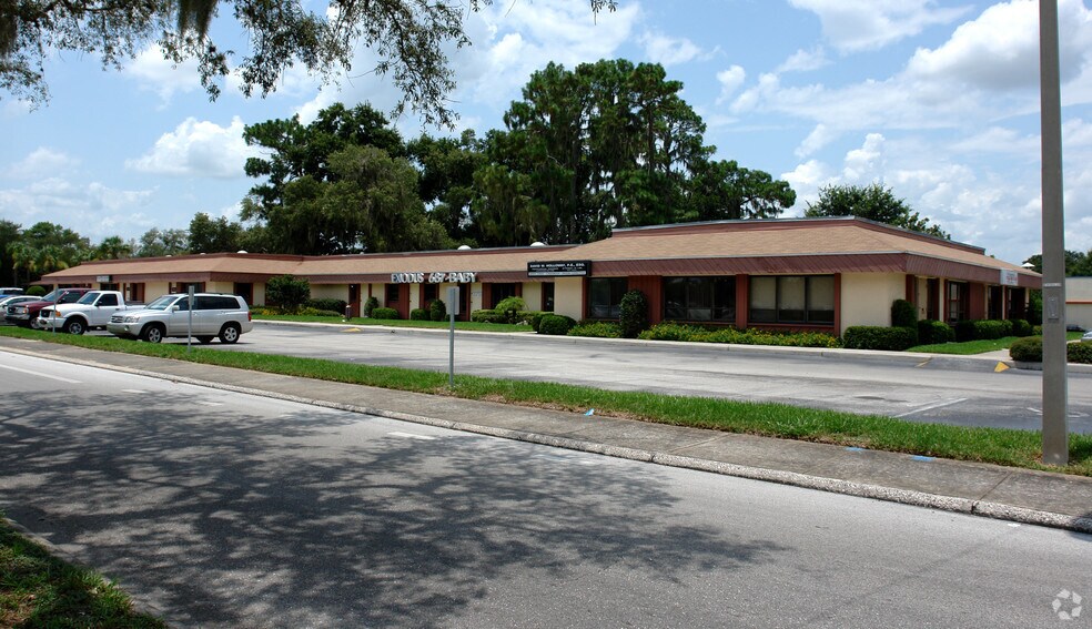 Primary Photo Of 215-225 Imperial Blvd, Lakeland Medical For Lease