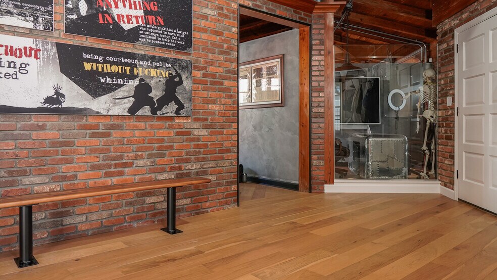 More Photos Of 3508 S Manhattan Ave, Tampa Health Club For Sale