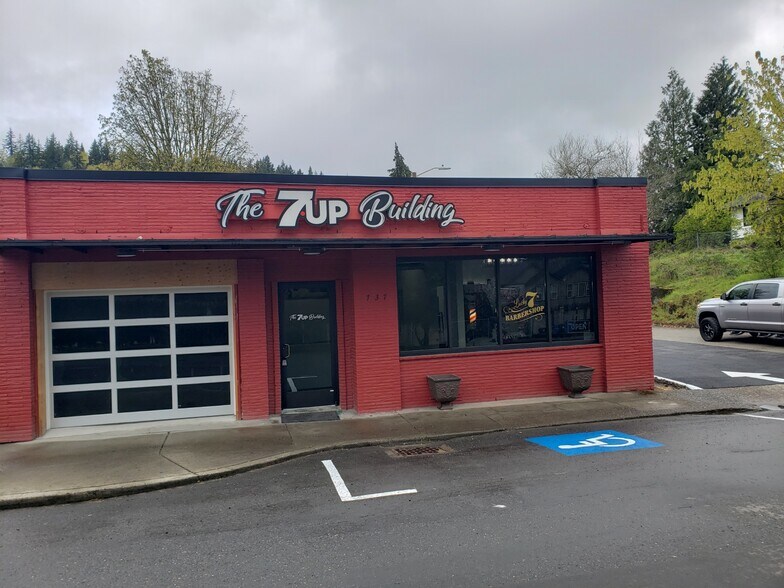 More Photos Of 737 NW 7th Ave, Camas Storefront Retail Office For Lease