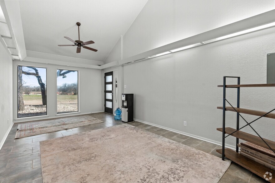 More Photos Of 190 W Highway 114, Southlake Office Residential For Lease