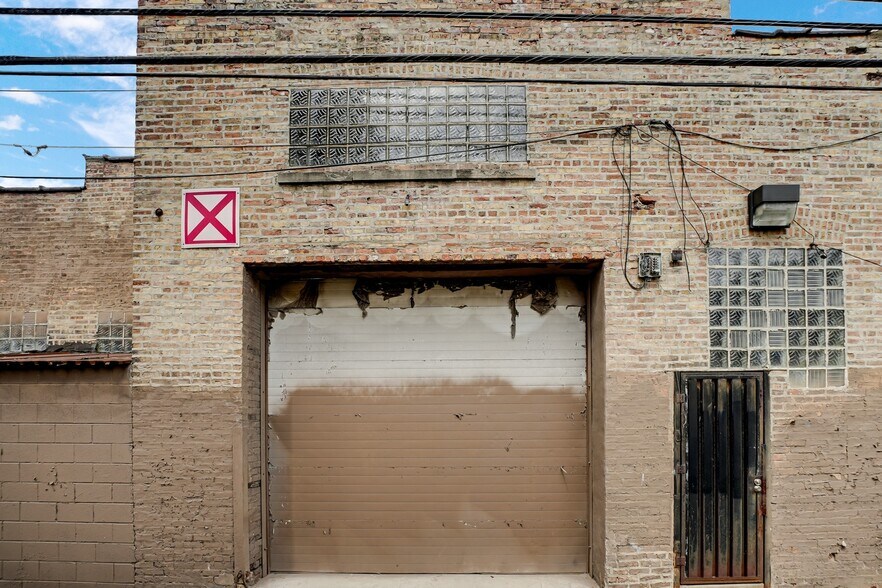More Photos Of 3233-3241 W Cermak Rd, Chicago Auto Repair For Sale