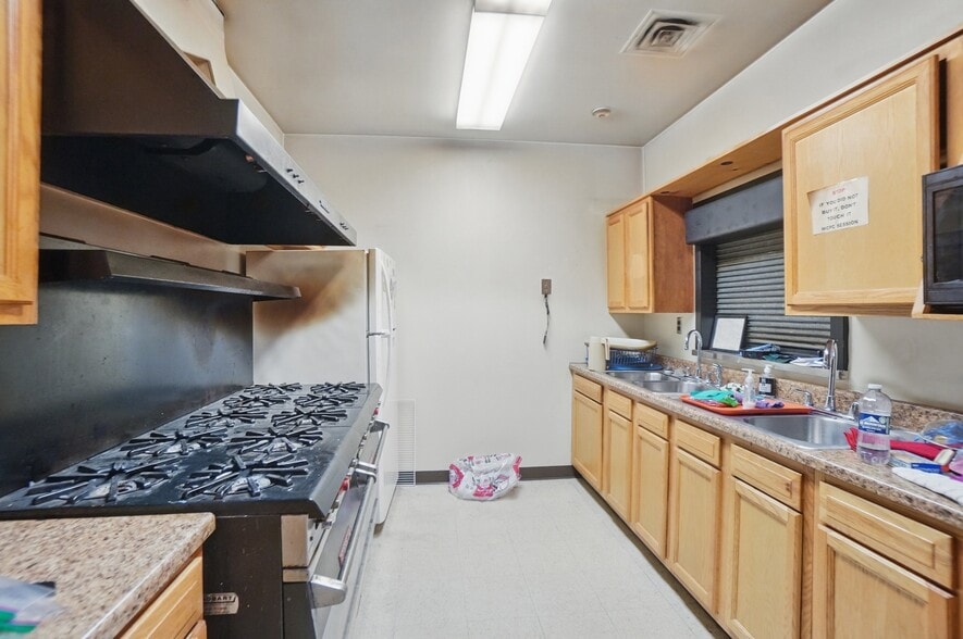 More Photos Of 1708 Baymiller St, Cincinnati Religious Facility For Sale