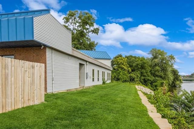 More Photos Of 24 Sturgis Corner Dr, Iowa City Storefront Retail Office For Sale