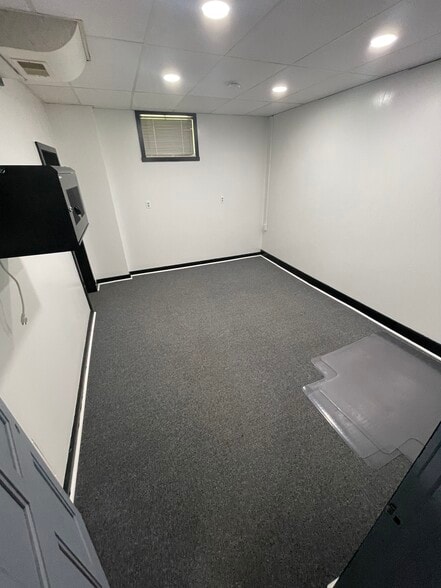 More Photos Of 10 Rhoda St, Farrell Flex For Lease