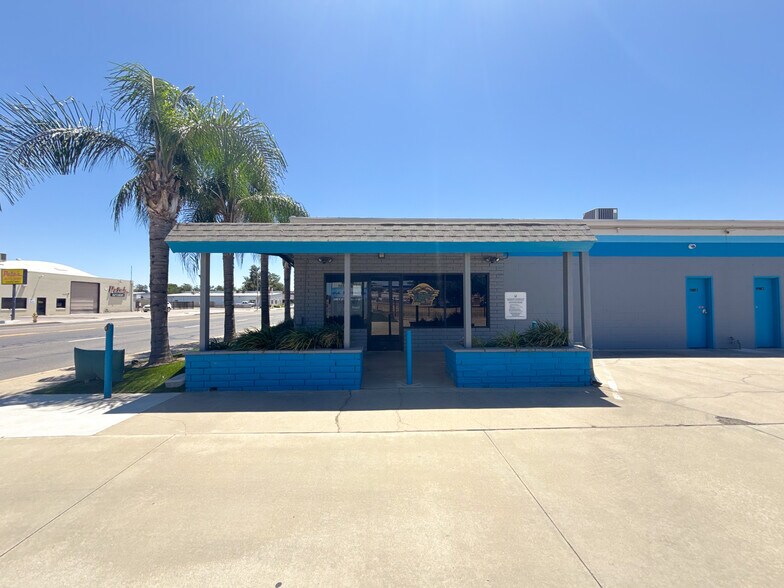 Primary Photo Of 1029 Martin Luther King Jr Way, Merced Freestanding For Sale