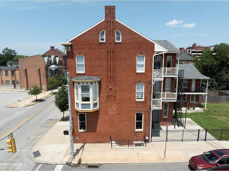 More Photos Of 153 S Beaver St, York Storefront Retail Residential For Lease