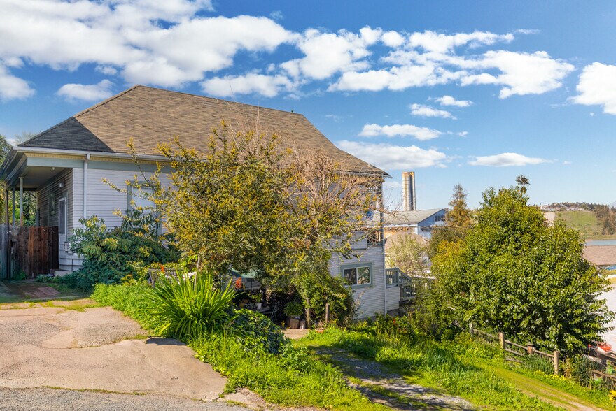 More Photos Of 503 Winslow St, Crockett Apartments For Sale