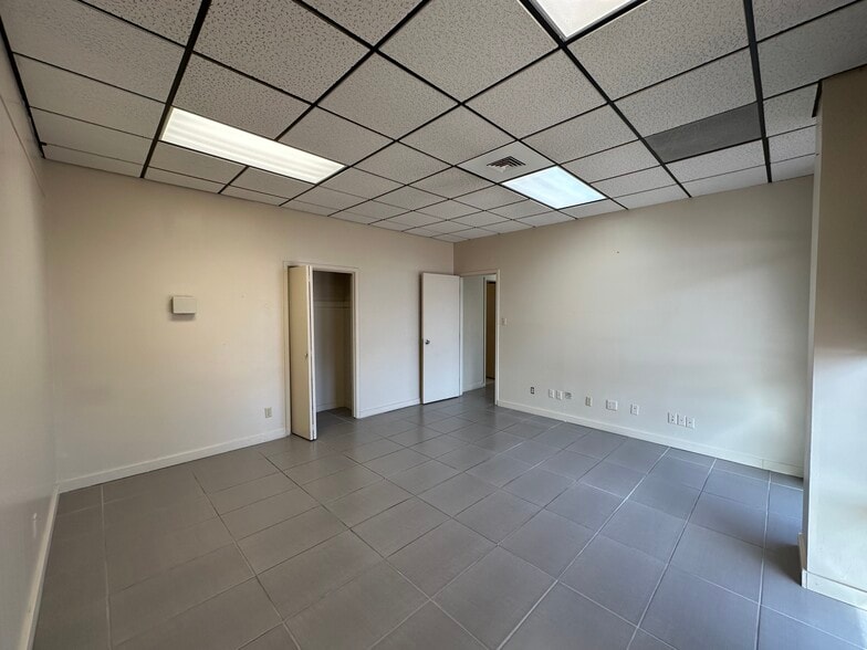 More Photos Of 1280 Hawkins Blvd, El Paso Office For Lease
