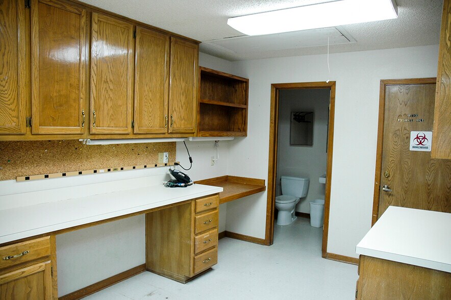 More Photos Of 7500 N Beach St, Fort Worth Medical For Lease