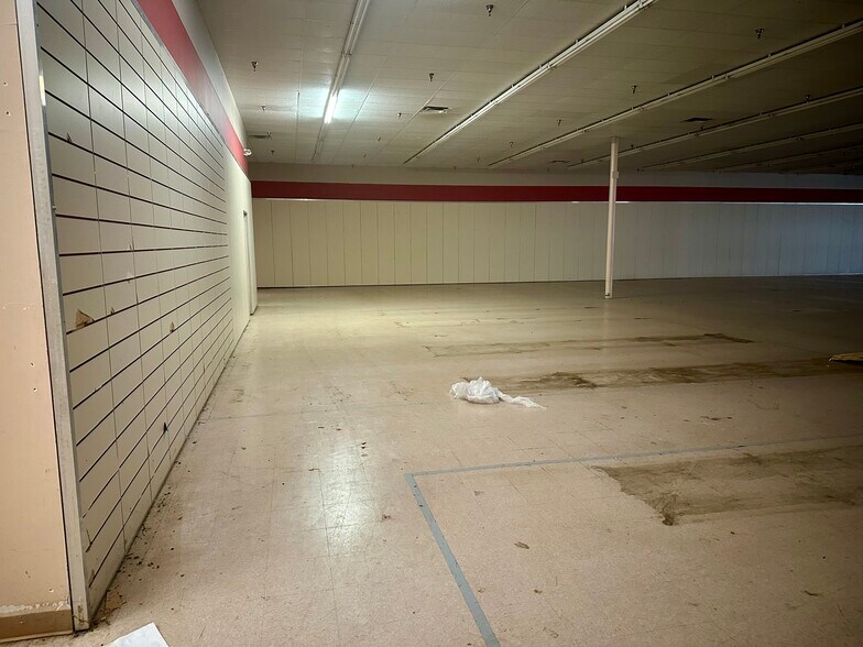 More Photos Of 1233 Tenaha St, Center Unknown For Lease