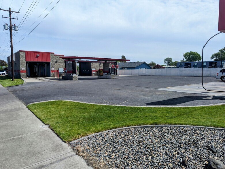 More Photos Of 210 E Elm Ave, Hermiston Carwash For Sale