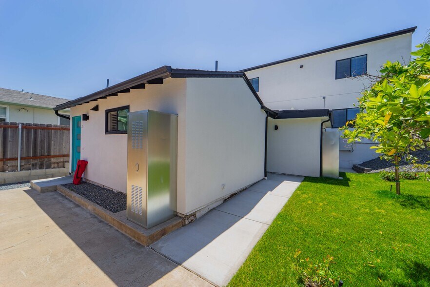 More Photos Of 3363 A St, San Diego Apartments For Sale