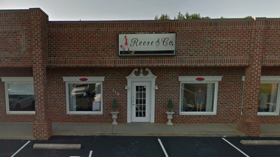 More Photos Of 112-118 Pointe South Dr, Randleman Storefront For Lease