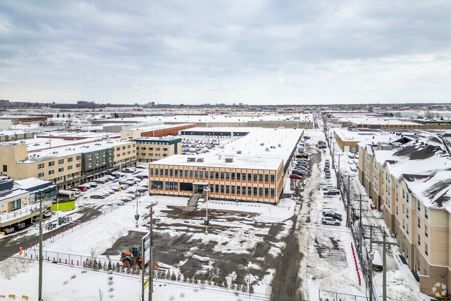 More Photos Of 7790 Ch De La Côte-De-Liesse, Saint-Laurent Warehouse For Lease