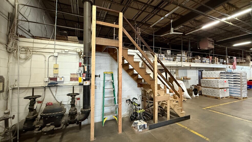 More Photos Of 100 Shepard Ave, Wheeling Warehouse For Sale