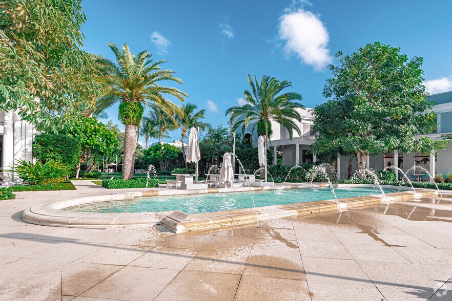 More Photos Of 70 Royal Poinciana Plz, Palm Beach Unknown For Lease