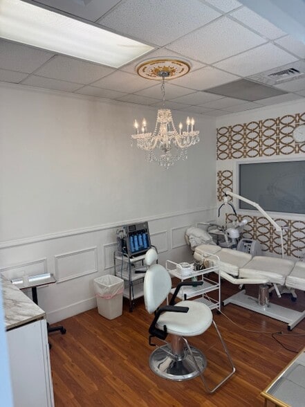 More Photos Of 3808 SW 8th St, Coral Gables Unknown For Lease