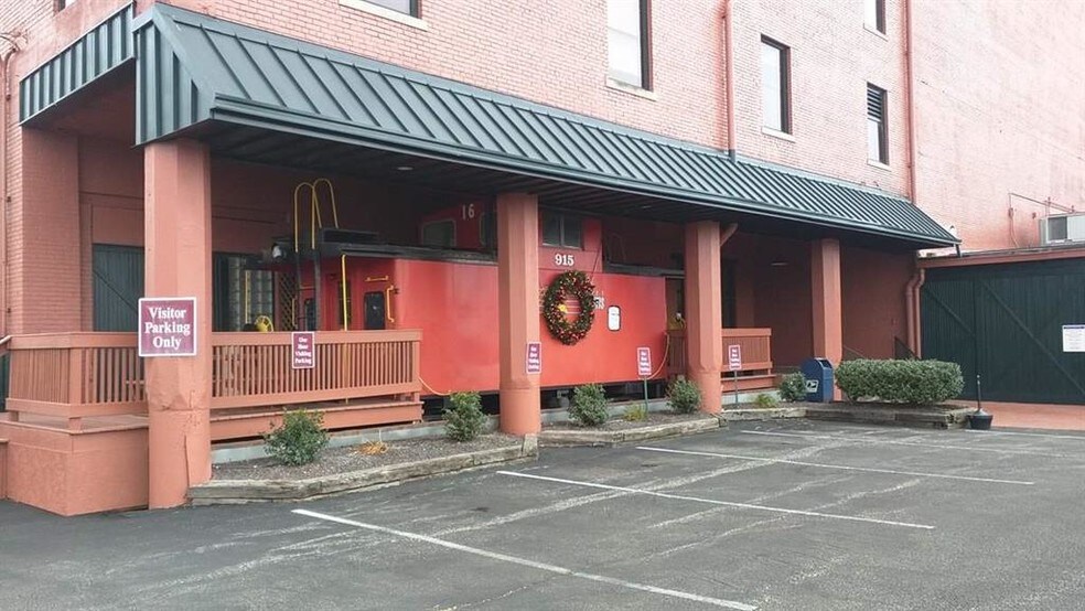 More Photos Of 915 Main St, Evansville Office For Lease