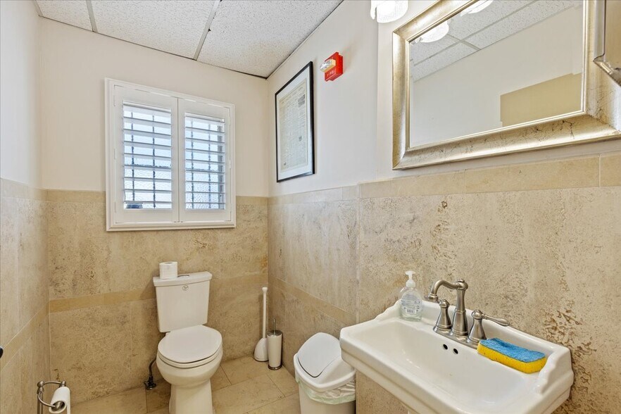 More Photos Of 212 9th St, Oakland Medical For Sale