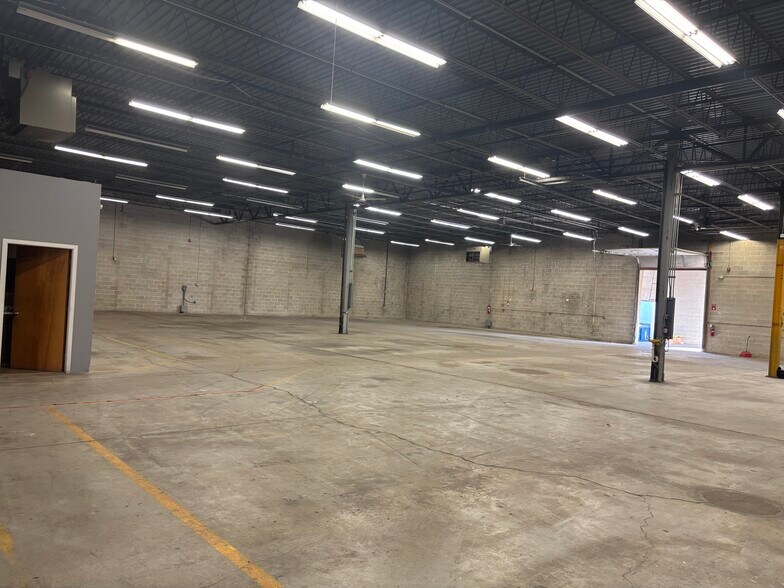 More Photos Of 33 Plan Way, Warwick Warehouse For Lease