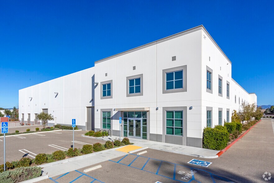 More Photos Of 1401 W Fairway Dr, Santa Maria Warehouse For Sale