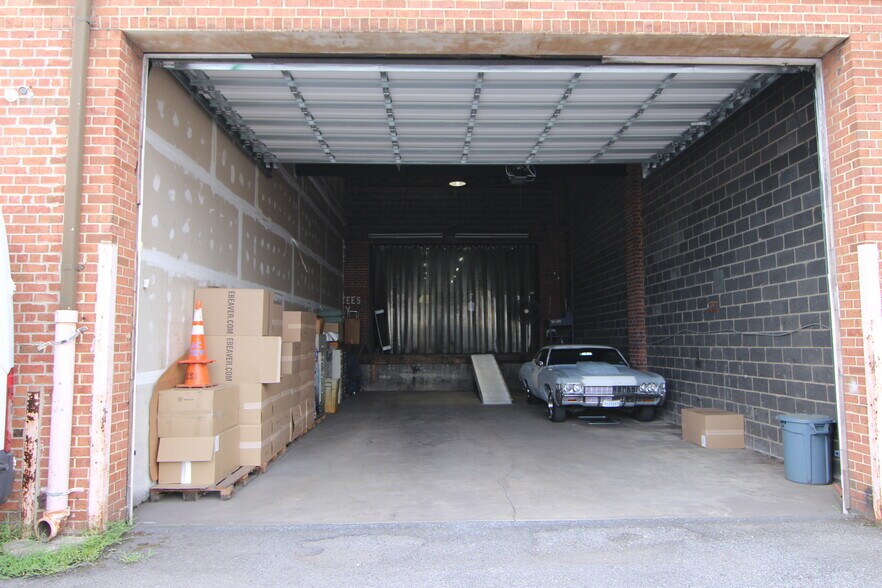 More Photos Of 1933 Montana Ave NE, Washington Warehouse For Sale