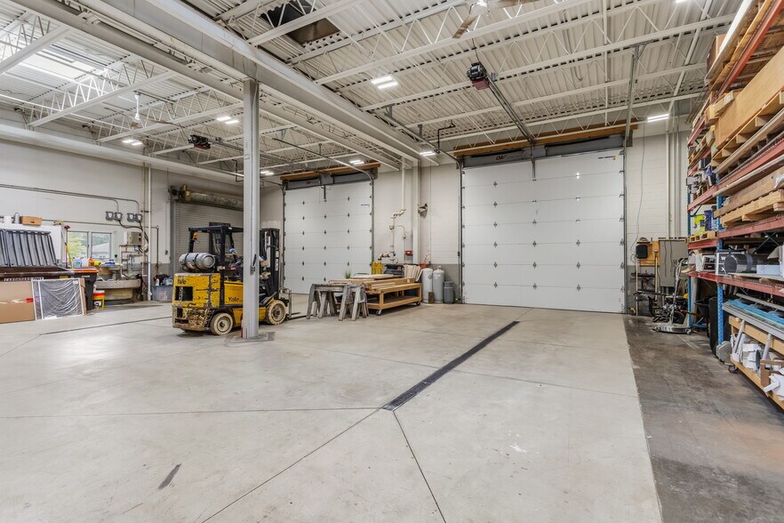 More Photos Of 850 Maple Ave, Holland Industrial For Sale