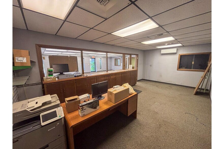 More Photos Of SE 241 SE 10 Ave, Great Bend Warehouse For Sale