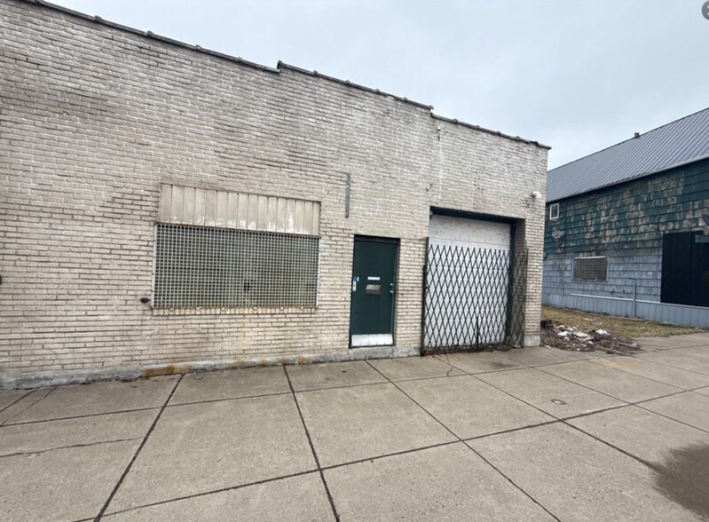 More Photos Of 1300 Broadway St, Buffalo Storefront Retail Office For Sale