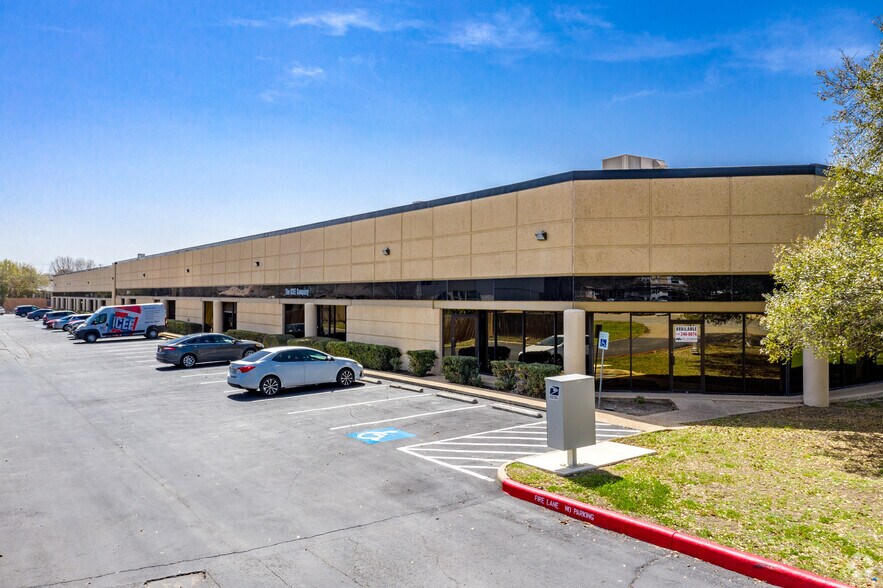 More Photos Of 5600-5624 Randolph Blvd, San Antonio Unknown For Lease