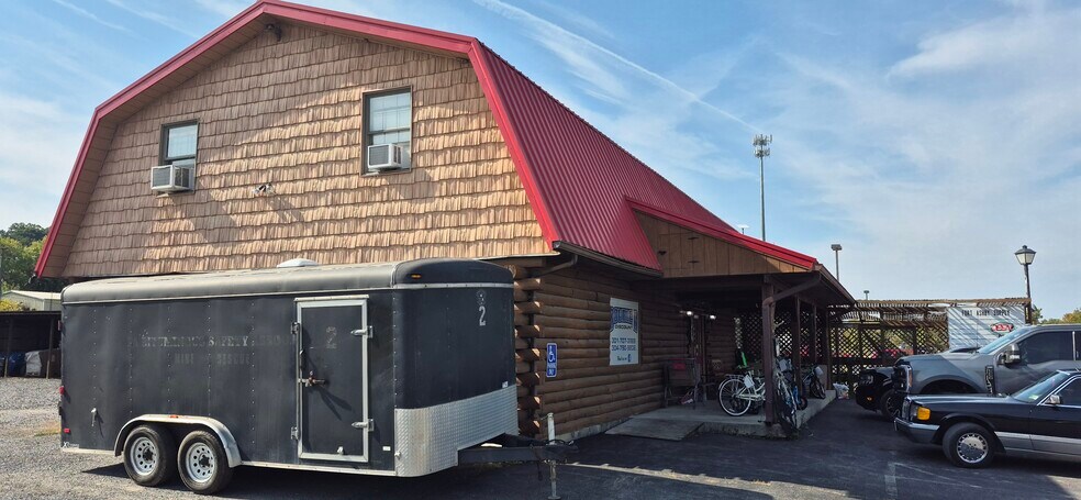 More Photos Of 95 Presidents St, Fort Ashby Freestanding For Lease