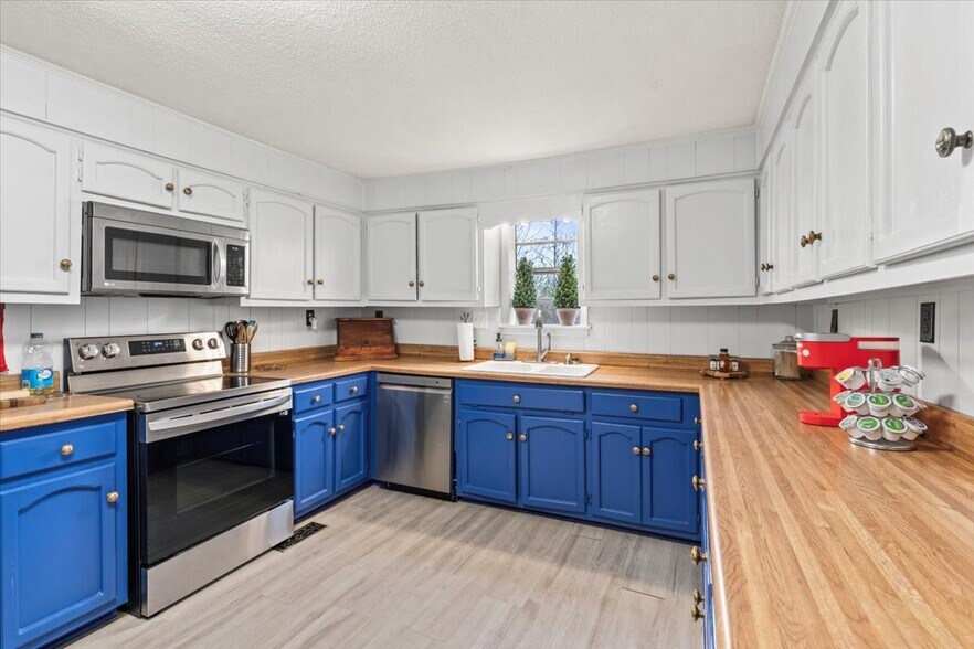 More Photos Of 9142 Railroad Ave, Olive Branch Office Residential For Sale