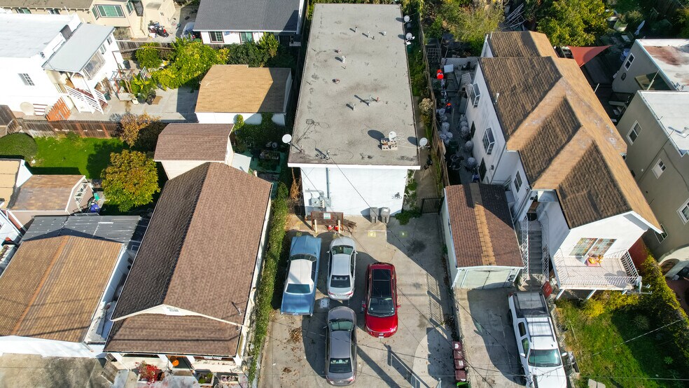 More Photos Of 2120 E 22nd St, Oakland Apartments For Sale