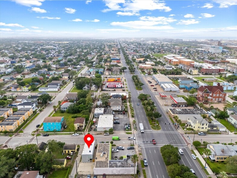 More Photos Of 1010 27th st, Galveston Apartments For Sale