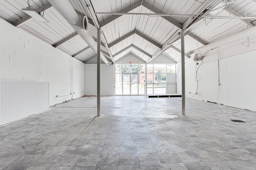 More Photos Of 1302 Donnelly Ave, Atlanta Freestanding For Lease