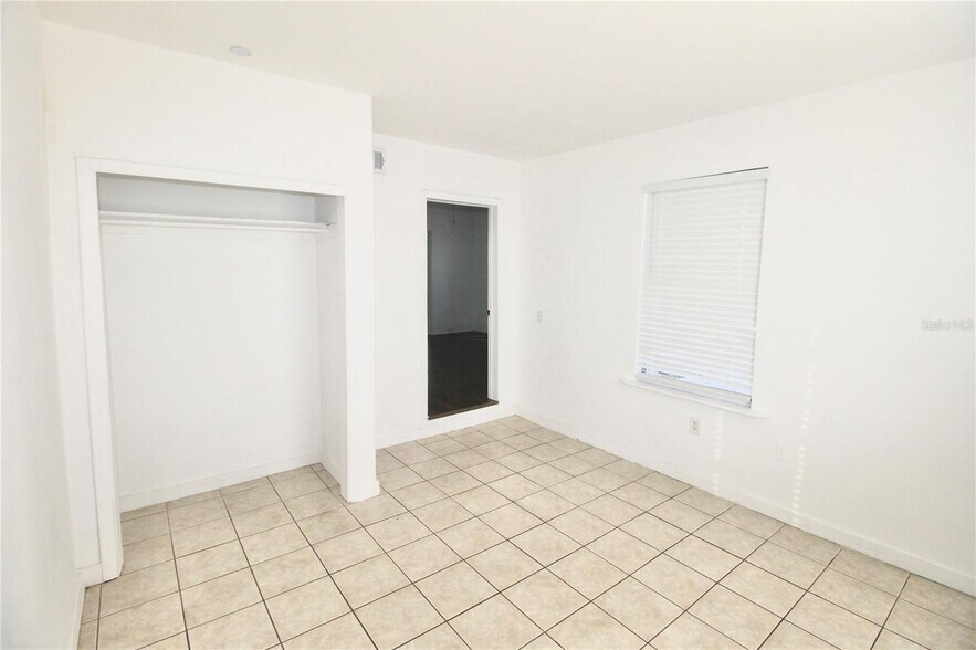 More Photos Of 610 Dundee Rd, Dundee Storefront Retail Residential For Lease