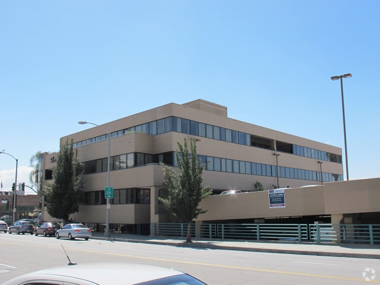 More Photos Of 301 S Fair Oaks Ave, Pasadena Medical For Lease